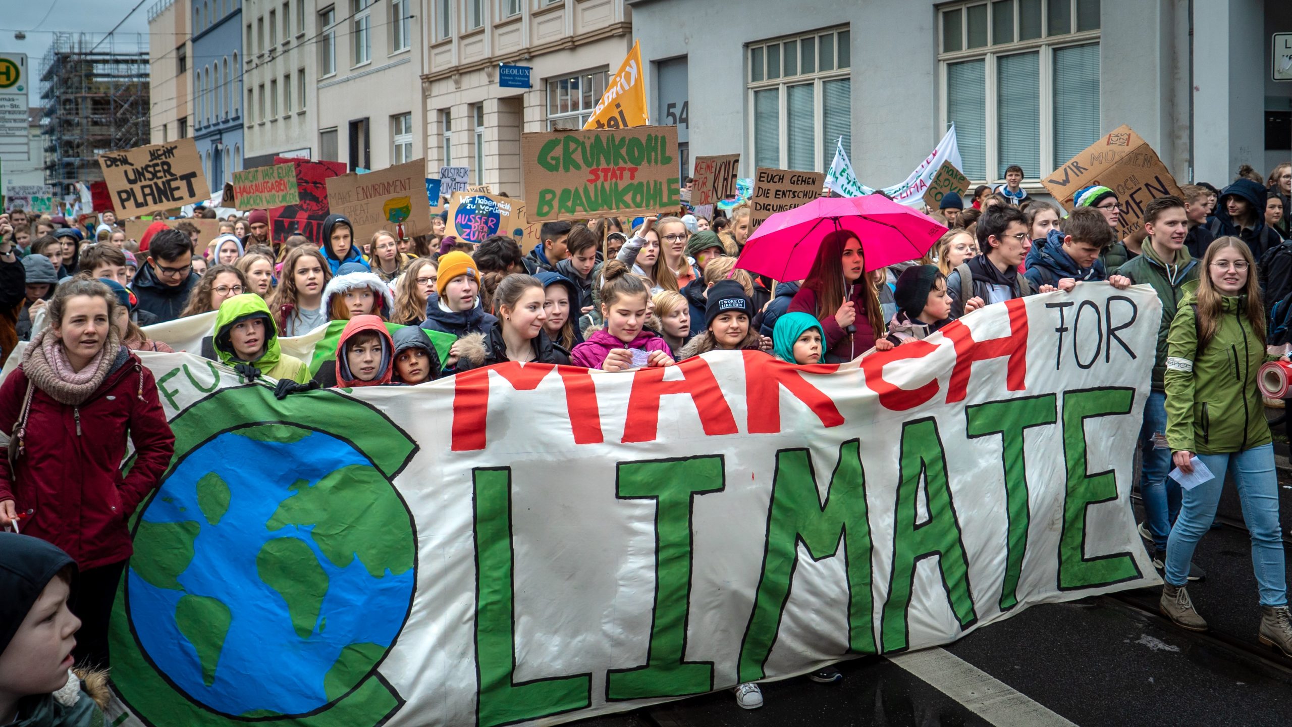 Fridays for Future, 15.03.19, Bonn Photo by Mika Baumeister on Unsplash